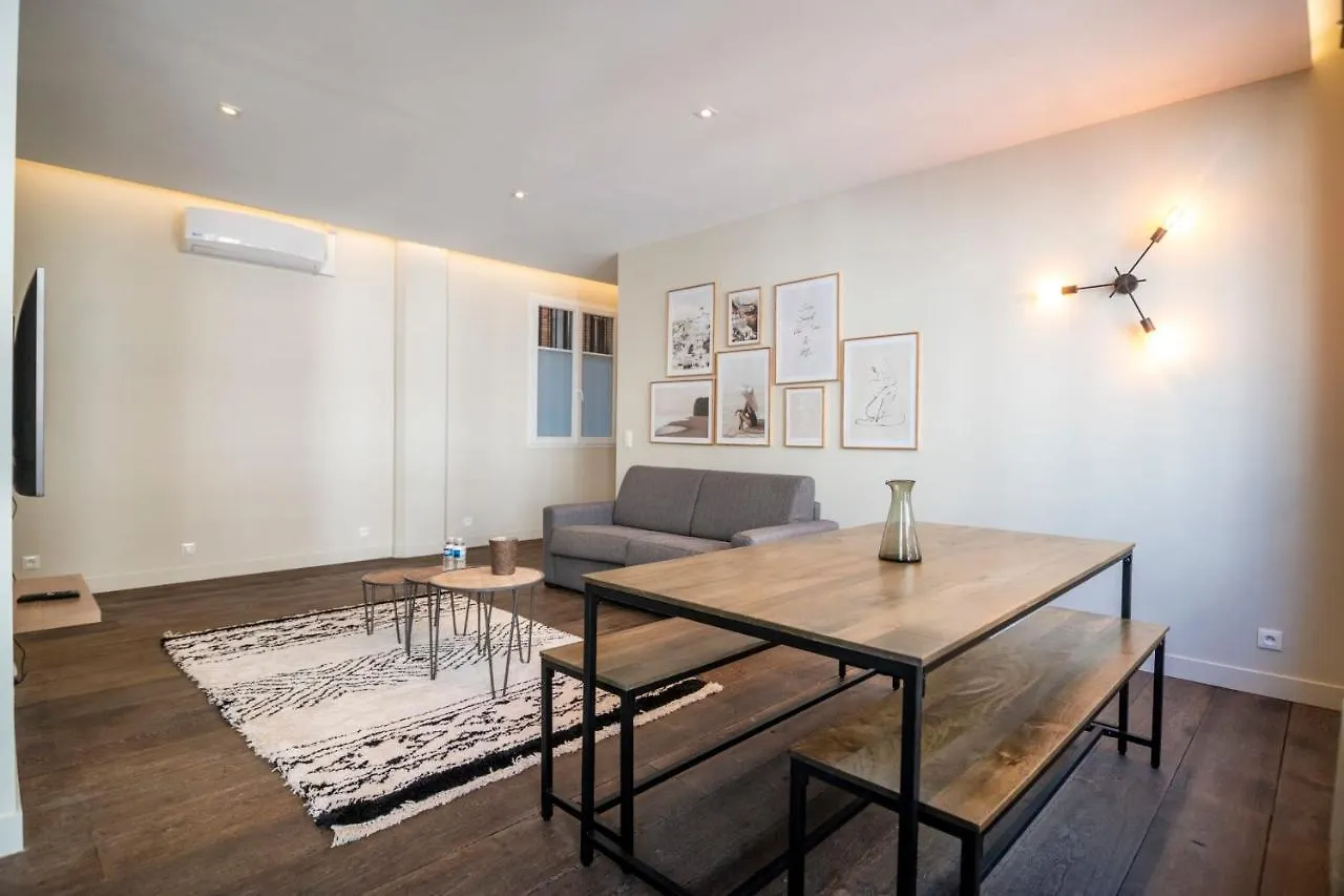 Beaubourg Loft Pompidou アパート パリ